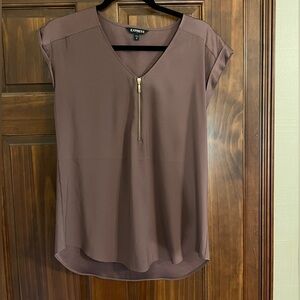 Women’s Quarter Zip V-Neck Dress Shirt